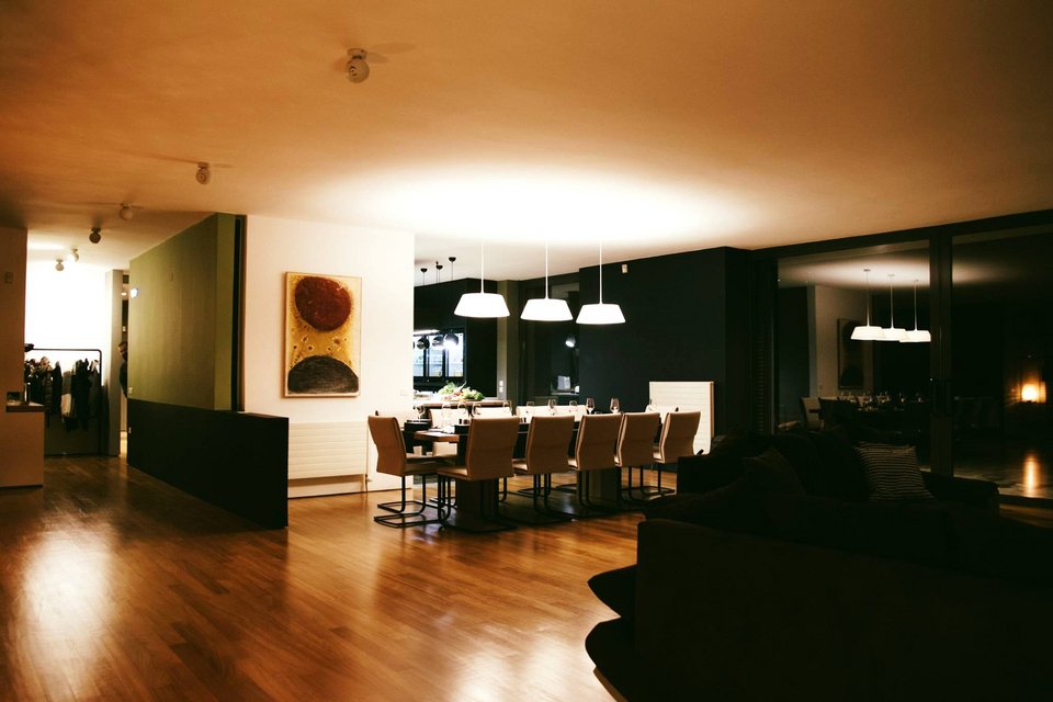 Η τραπεζαρία του σπιτιού τους που μετατράπηκε σε... εστιατόριο!