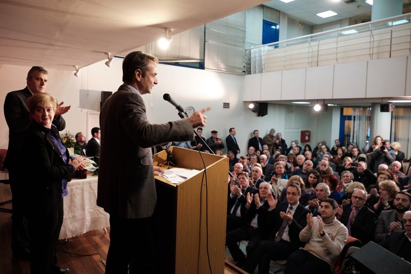 Μητσοτάκης από Αγ. Αναργύρους: «Πλέον έχουμε 302 βουλευτές καθώς οι δύο είναι και συμπολιτευόμενοι και αντιπολιτευόμενοι» -Φωτογραφία: EUROKINISSI/ΓΡ. ΤΥΠΟΥ ΝΔ/ ΔΗΜΗΤΡΗΣ ΠΑΠΑΜΗΤΣΟΣ