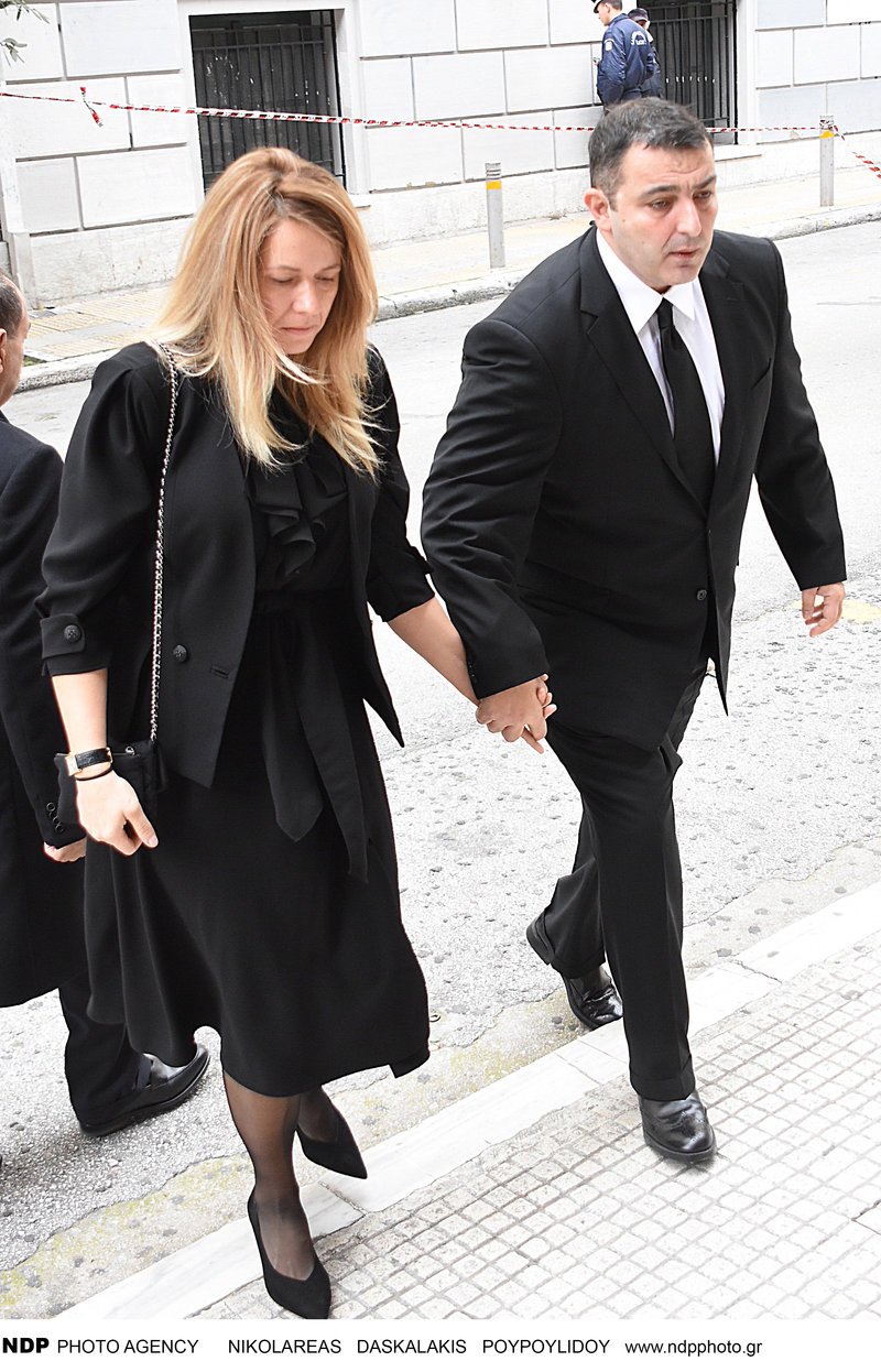 Τσίπρας, Καραμανλής, πολιτικοί και επιχειρηματίες στην κηδεία του Περικλή Παναγόπουλου [εικόνες] | iefimerida.gr 14