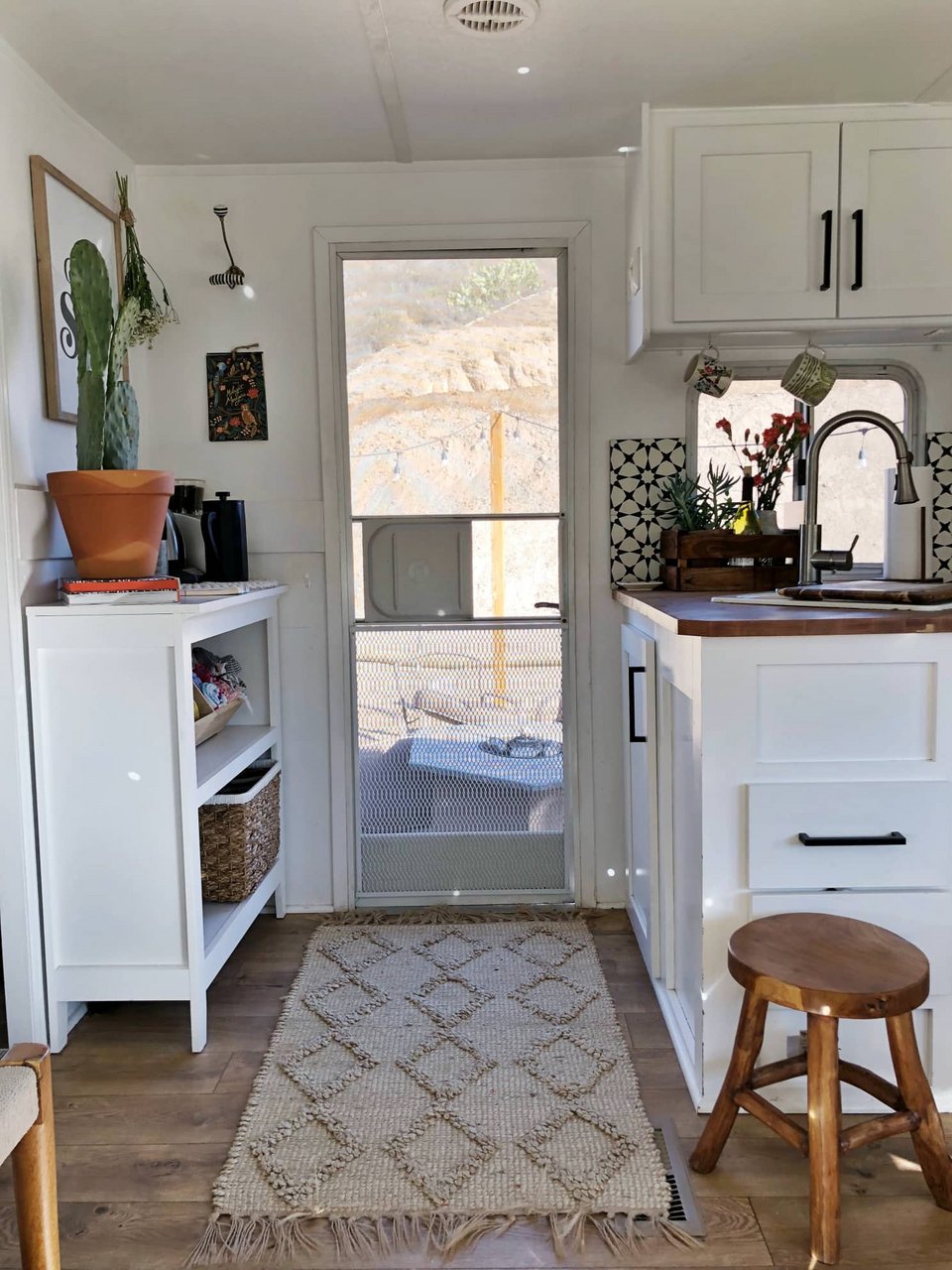 Το υπέροχο σπίτι των 16 τ.μ. στο οποίο ζει μια 5μελής οικογένεια -Βoho, πανέμορφο, τα χωράει όλα [εικόνες] | iefimerida.gr 15