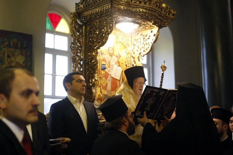 Στη Χάλκη ο Τσίπρας, με Βαρθολομαίο -Ισχυρό μήνυμα για επαναλειτουργία της Σχολής | iefimerida.gr 7