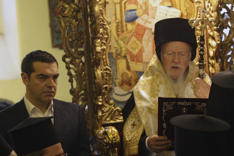 Τη λειτουργία στον Ιερό Ναό της Αγίας Τριάδας, στη Θεολογική σχολή της Χάλκης, παρακολουθεί αυτήν την ώρα ο πρωθυπουργός Αλέξης Τσίπρας, μαζί με τον Οικουμενικό Πατριάρχη κ.κ. Βαρθολομαίο.