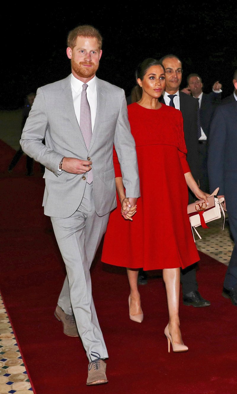 Μέγκαν Μαρκλ: Μετά τα σταριλίκια στη Νέα Υόρκη, στο Μαρόκο με κόκκινο Valentino [εικόνες] | iefimerida.gr 5