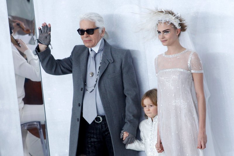 Το 2014 περπάτησε μαζί με τον Lagerfeld και την Cara Delevigne σε σόου στο Παρίσι