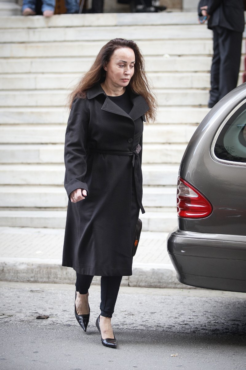 Κηδεύτηκε ο Βασίλης Κόκκινος- Πολιτικοί, δικαστές και η Βίκυ Σταμάτη στην εκκλησία [εικόνες] | iefimerida.gr 2