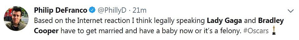 Οσκαρ 2019: Σαν να έλιωναν από έρωτα Lady Gaga και Μπράντλεϊ Κούπερ -Η Ιρίνα Σάικ κοιτούσε, το Twitter οργίασε [βίντεο] | iefimerida.gr 7