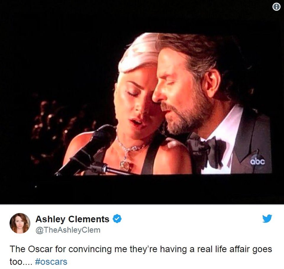 Οσκαρ 2019: Σαν να έλιωναν από έρωτα Lady Gaga και Μπράντλεϊ Κούπερ -Η Ιρίνα Σάικ κοιτούσε, το Twitter οργίασε [βίντεο] | iefimerida.gr 10
