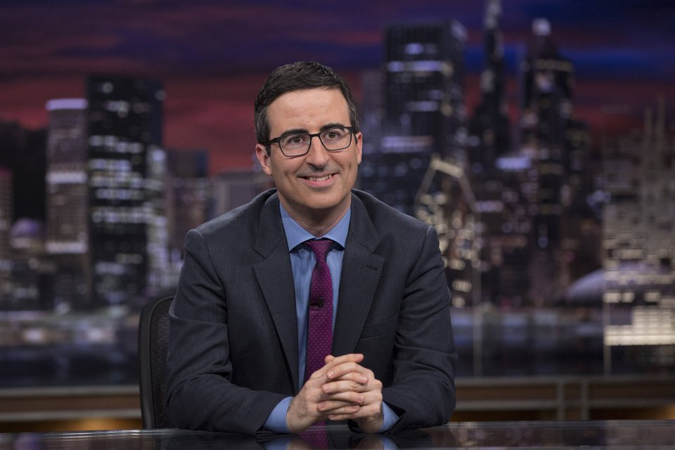 O Τζον Ολιβερ & το Last Week Tonight επιστρέφουν με νέα επεισόδια στην Cosmote TV | iefimerida.gr 2