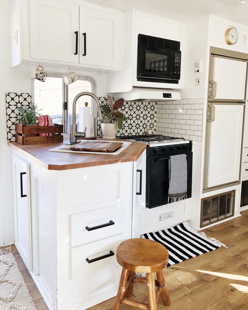 Το υπέροχο σπίτι των 16 τ.μ. στο οποίο ζει μια 5μελής οικογένεια -Βoho, πανέμορφο, τα χωράει όλα [εικόνες] | iefimerida.gr 12