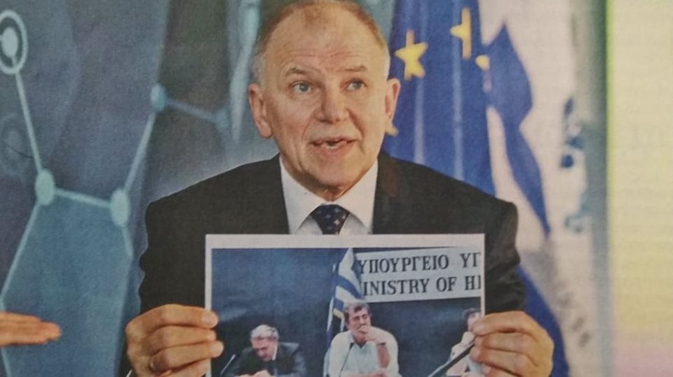 Είναι ντροπή! Αυτός ο τύπος δεν καταλαβαίνει τίποτα από υγεία. Μηδέν!
