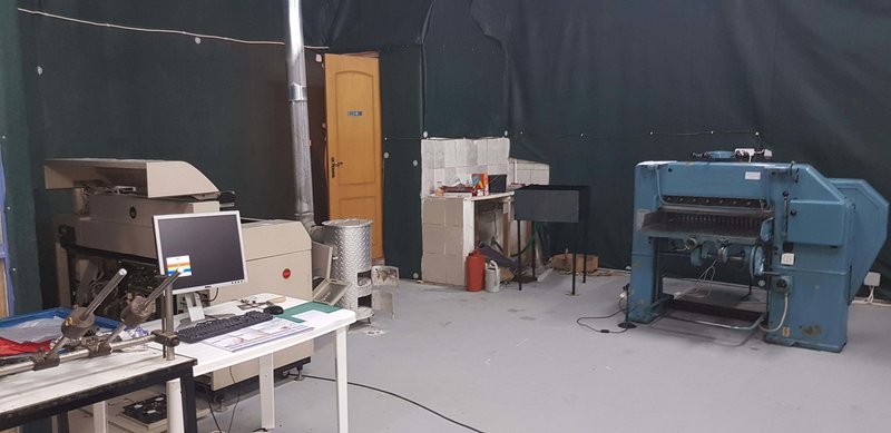 Τύπωναν πλαστά χαρτονομίσματα -που πολύ δύσκολα γίνονταν αντιληπτά- τα οποία στη συνέχεια διοχέτευαν στην αγορά