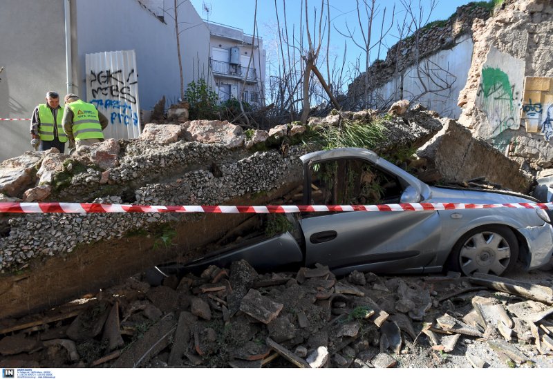 Βίντεο-ντοκουμέντο: Η στιγμή που κατέρρευσε το κτίριο στο Γκάζι [εικόνες & βίντεο] | iefimerida.gr 2