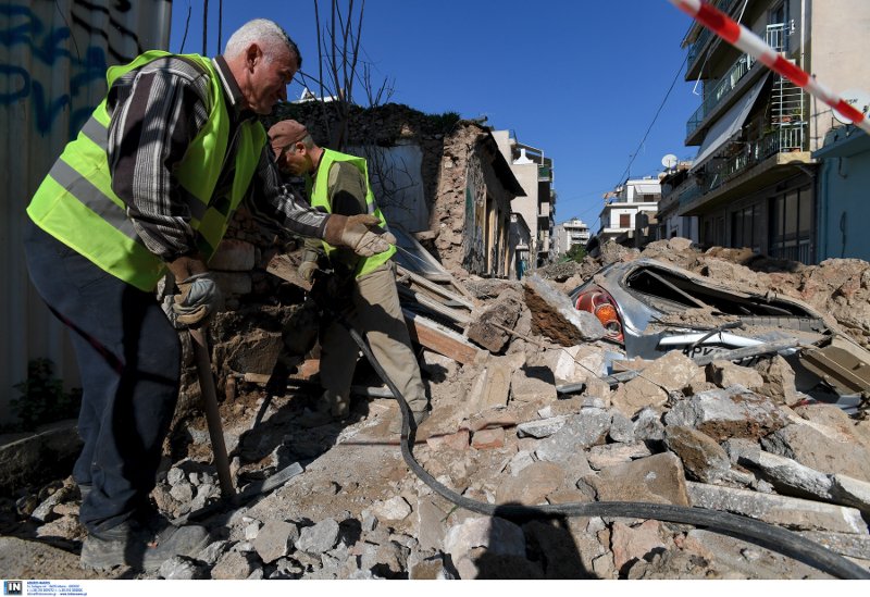 Βίντεο-ντοκουμέντο: Η στιγμή που κατέρρευσε το κτίριο στο Γκάζι [εικόνες & βίντεο] | iefimerida.gr 1