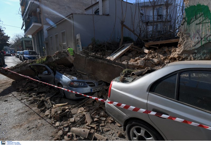 Βίντεο-ντοκουμέντο: Η στιγμή που κατέρρευσε το κτίριο στο Γκάζι [εικόνες & βίντεο] | iefimerida.gr 0