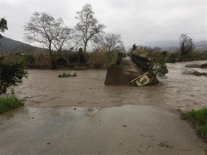 Η «Ωκεανίς» βούλιαξε την Κρήτη: Χωριά παραμένουν αποκλεισμένα [εικόνες & βίντεο] | iefimerida.gr 7