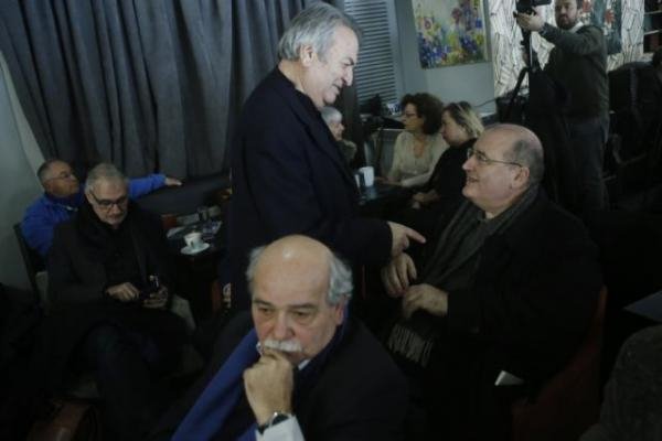 Μεταξύ τους βρέθηκαν τα στελέχη του χώρου: εδώ Νίκος Μπίστης, Νίκος Βούτσης, Νίκος Φίλης