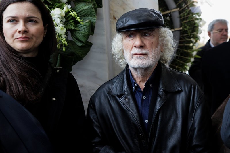 Το τελευταίο αντίο στη Νίκη Γουλανδρή -Πλήθος κόσμου [εικόνες] | iefimerida.gr 14