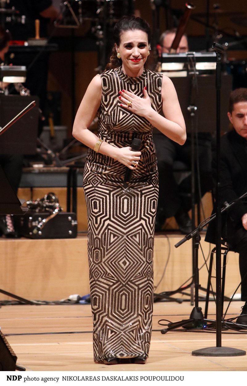 Η Φωτεινή Δάρρα καταχειροκροτήθηκε από το κοινό που γέμισε την αίθουσα «Χρήστος Λαμπράκης»