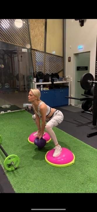 Η σύντροφος του Κλάους Αθανασιάδη, Δώρα Γκουγκούση, στο... νέο βήμα της [εικόνες] | iefimerida.gr 3