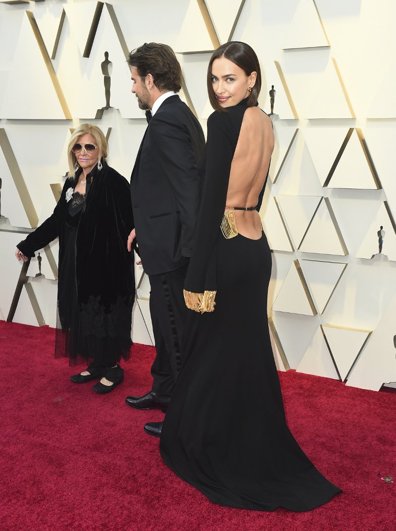 Oσκαρ 2019: Σαρλίζ Θερόν, Ιρίνα Σάικ, JLo -Θανάσιμα σέξι στο κόκκινο χαλί [εικόνες] | iefimerida.gr 0