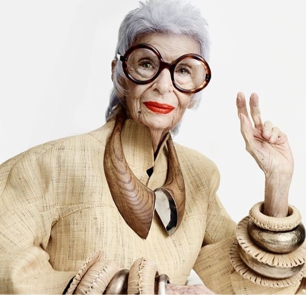 Iris Apfel, η σούπερ γιαγιά που υπέγραψε συμβόλαιο ως μοντέλο, στα 97 της χρόνια [εικόνες] | iefimerida.gr 2