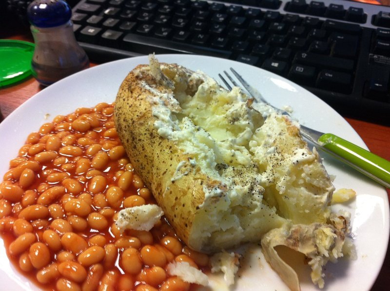 Το απόλυτο συνοδευτικό για Τσικνοπέμπτη -Η πατάτα που γίνεται σε 10 λεπτά [εικόνες] | iefimerida.gr 1