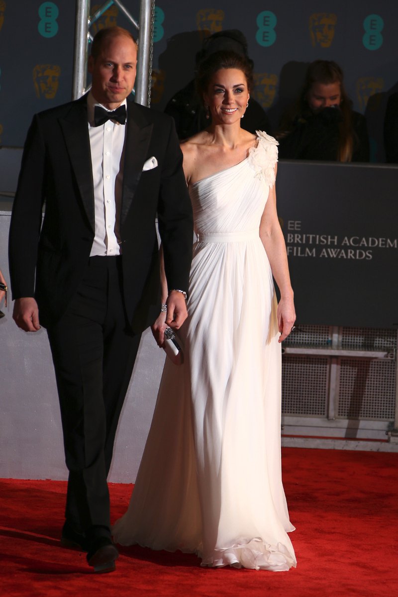 BAFTA 2019: Η Κέιτ Μίντλετον «έσβησε» όλες τις διάσημες στο κόκκινο χαλί- Σαν αρχαία Ελληνίδα θεά [εικόνες] | iefimerida.gr 0