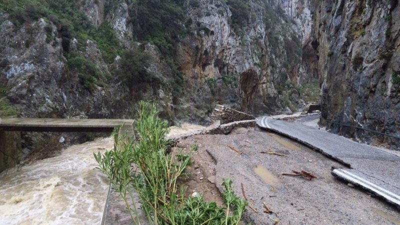 Η «Ωκεανίς» βούλιαξε την Κρήτη: Χωριά παραμένουν αποκλεισμένα [εικόνες & βίντεο] | iefimerida.gr 8