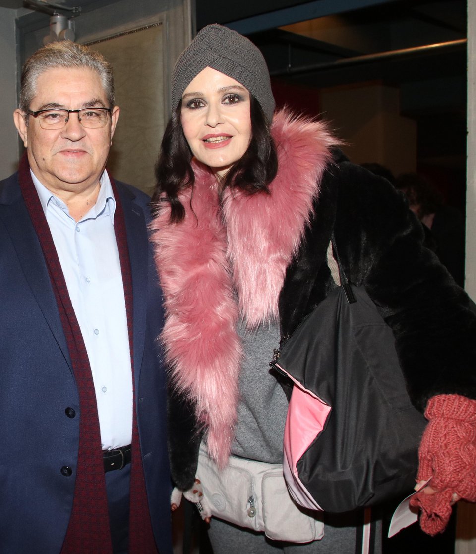 Η Κάτια Δανδουλάκη πήγε θέατρο ντυμένη σαν 20χρονη fashionista! Εκπληκτική [εικόνα] | iefimerida.gr 0