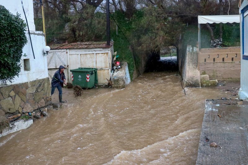 Δρόμοι πλημμύρισαν