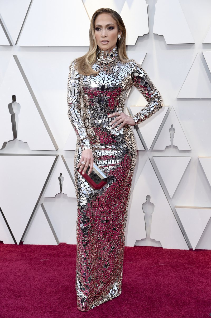 Oσκαρ 2019: Σαρλίζ Θερόν, Ιρίνα Σάικ, JLo -Θανάσιμα σέξι στο κόκκινο χαλί [εικόνες] | iefimerida.gr 14