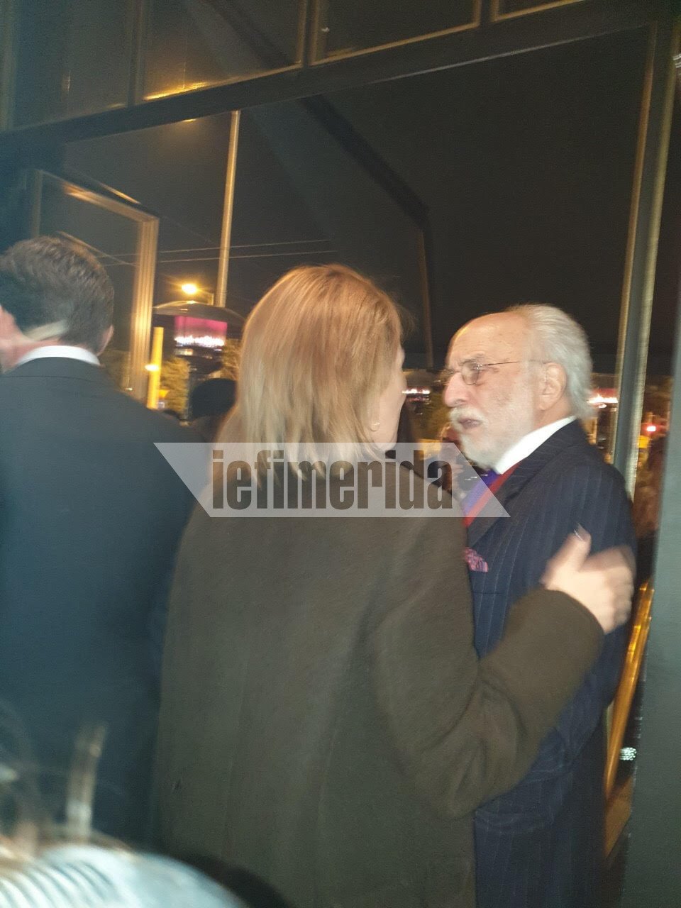 Σαμαράς, Βενιζέλος, δικηγόροι και... πρίγκιπες στο πάρτι Λυκουρέζου-Μαρακάκη για τη συνεργασία τους [εικόνες] | iefimerida.gr 5