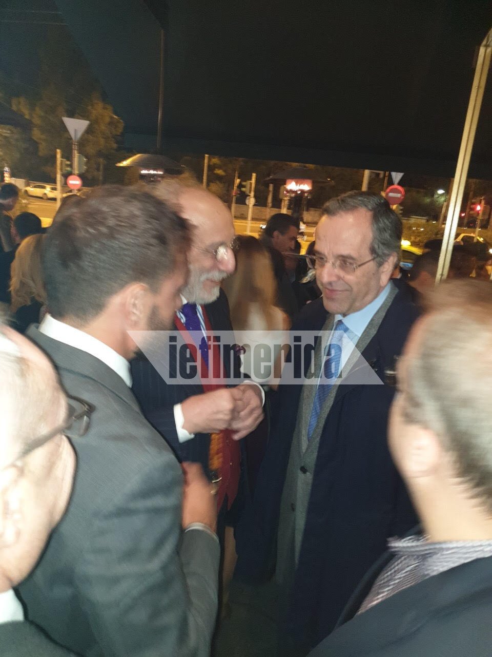 Σαμαράς, Βενιζέλος, δικηγόροι και... πρίγκιπες στο πάρτι Λυκουρέζου-Μαρακάκη για τη συνεργασία τους [εικόνες] | iefimerida.gr 1