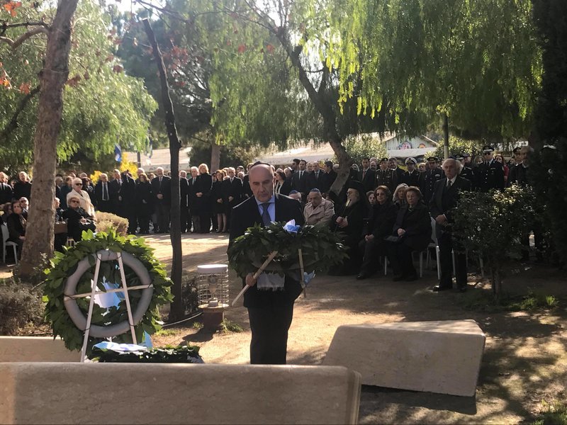 O Μίνος Μωυσής είναι από την κατάθεση στεφάνου στο Μνημείο των Θυμάτων του Ολοκαυτώματος στην Αθήνα, με αφορμή τη Διεθνή Ημέρα Μνήμης στις 27 Ιανουαρίου