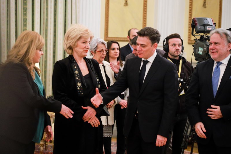 Ανταλλαγή συγχαρητηρίων μεταξύ νέων υπουργών