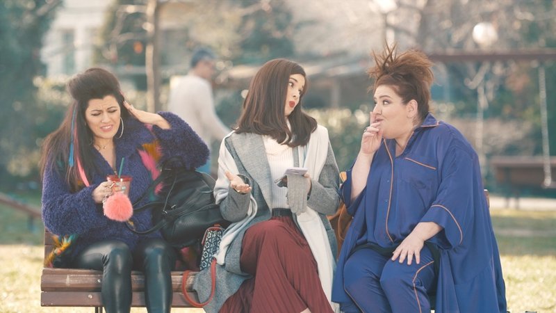 «Μαμάδες στο παγκάκι»: Η νέα, ελληνική, χιουμοριστική, μίνι σειρά έρχεται στο Novalifε [βίντεο] | iefimerida.gr 5