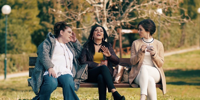 «Μαμάδες στο παγκάκι»: Η νέα, ελληνική, χιουμοριστική, μίνι σειρά έρχεται στο Novalifε [βίντεο] | iefimerida.gr 2