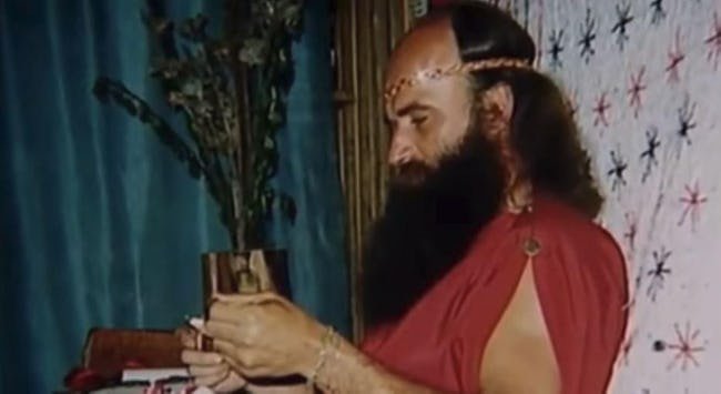 Ρος Τεριό: Η αποκρουστική ιστορία του αρχηγού μιας αίρεσης που κακοποιούσε παιδιά, έκοβε χέρια και δολοφονούσε άγρια [εικόνες] | iefimerida.gr 3