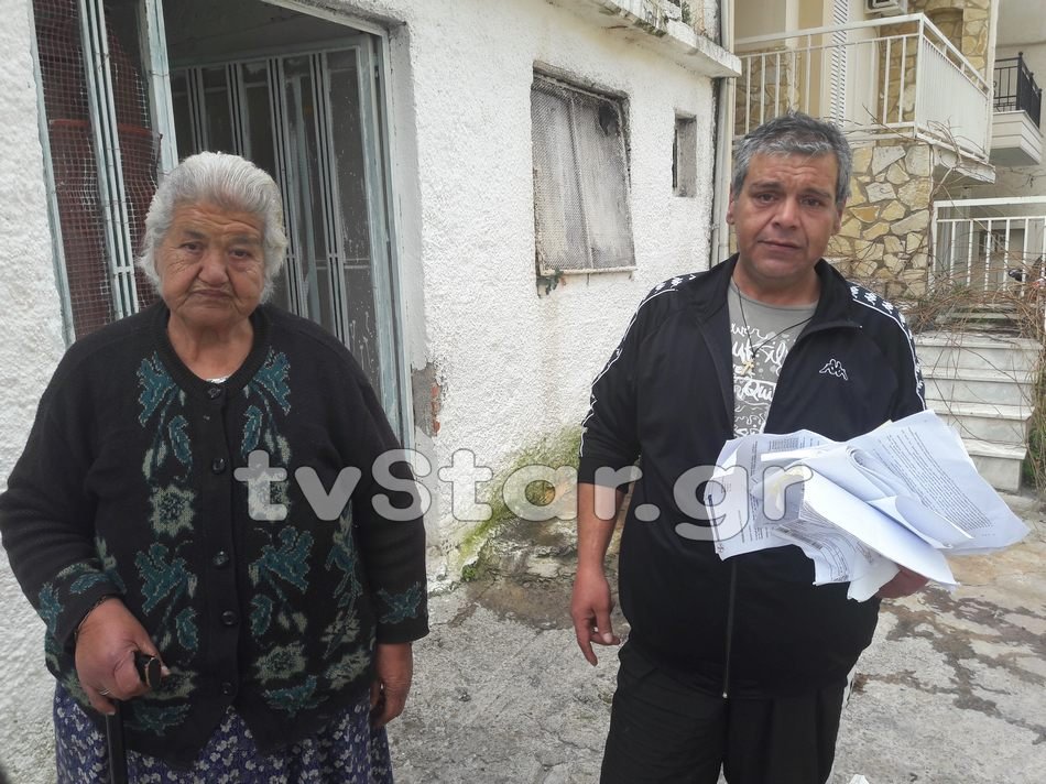 Φθιώτιδα: Μάνα και γιος ζουν χωρίς ρεύμα! [εικόνες & βίντεο] | iefimerida.gr 2