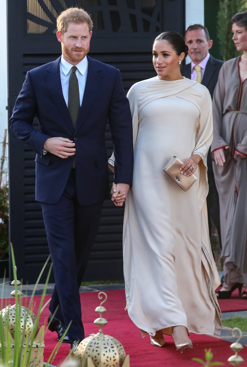 Η Μέγκαν Μαρκλ ζει το όνειρο -Με χολιγουντιανό, ασύγκριτο φόρεμα Dior [εικόνες] | iefimerida.gr 6