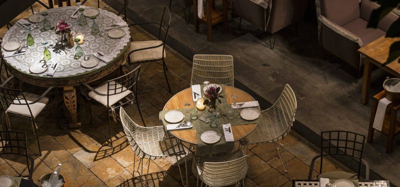 Cosy, ατμοσφαιρικά, με τέλεια θέα: 8 εστιατόρια ιδανικά για του Αγίου Βαλεντίνου, από 22 ευρώ το άτομο | iefimerida.gr 5