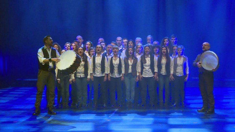 Ο Κώστας Κακογιάννης, ο κατά το BBC «άνθρωπος ορχήστρα», που αναγνωρίζεται ως ένας από τους σημαντικότερους σύγχρονους Κύπριους συνθέτες, γιορτάζει τα 30 χρόνια της μουσικής του δημιουργίας. Κατάφερε από νωρίς να δημιουργήσει ένα αναγνωρίσιμο προσωπικό ύφος γραφής, το οποίο συνδυάζει την παραδοσιακή μουσική της Κύπρου με τα ηχοχρώματα της Ευρωπαϊκής μουσικής