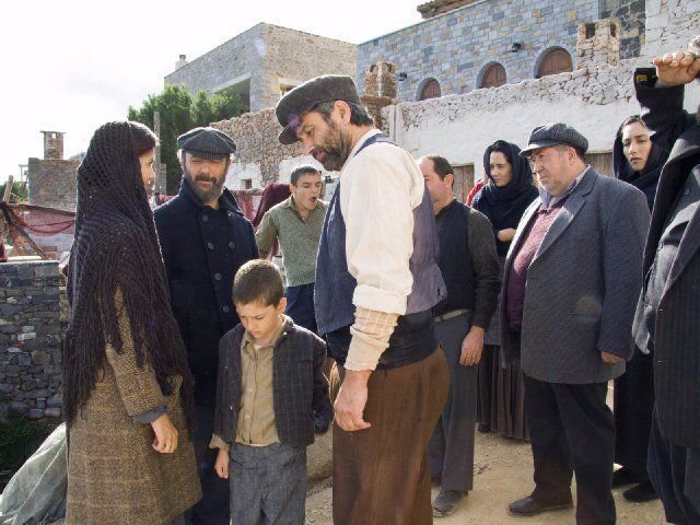 «Το Νησί»: Πώς είναι και τι κάνουν σήμερα τα παιδιά που πρωταγωνίστησαν στη σειρά [εικόνες] | iefimerida.gr 9