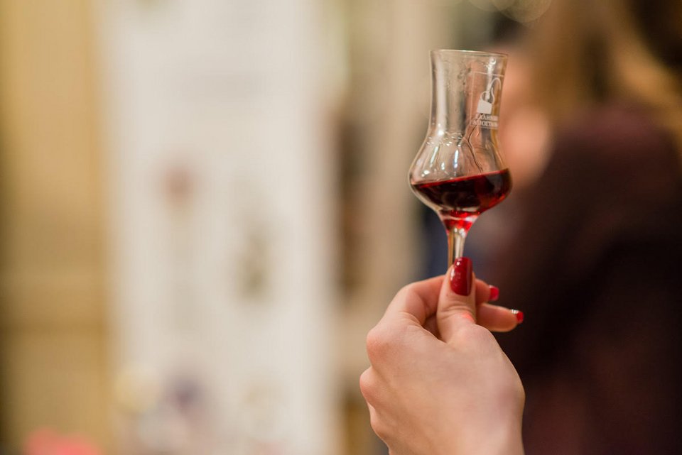 Ελληνικό Απόσταγμα 2019: Εκδήλωση γευστικής δοκιμής ελληνικών αποσταγμάτων και ηδύποτων [εικόνες] | iefimerida.gr 2