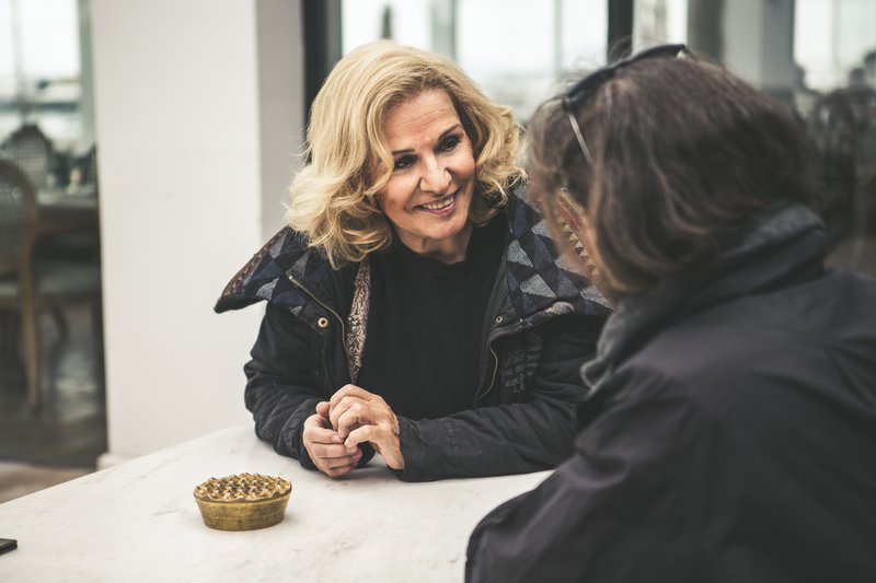 «Εχουμε φτάσει να βλέπουμε φιγούρες της Πάνια μέσα στο Κοινοβούλιο», λέει η Βέρα Κρούσκα