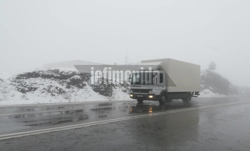 Το «έστρωσε» για τα καλά στα Βίλια Αττικής [εικόνες & βίντεο] | iefimerida.gr 1