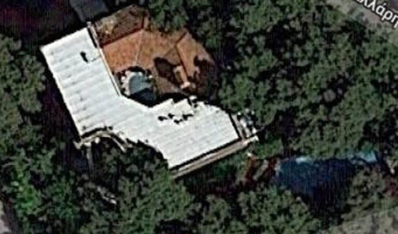 Σε πλειστηριασμό η βίλα του Φώτη Μπόμπολα στο Ψυχικό [εικόνα] | iefimerida.gr 0