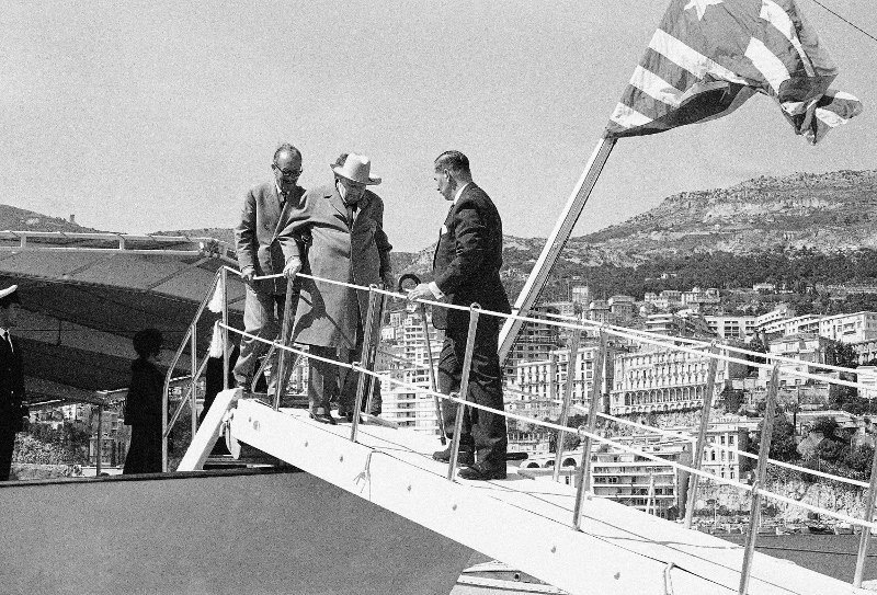 Ο Ουίνστον Τσόρτσιλ στην θαλαμηγό του Ωνάση.