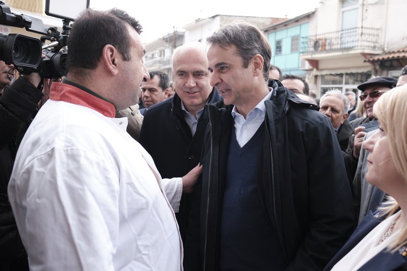 Ο Κυριάκος Μητσοτάκης συνομίλησε με καταστηματάρχες