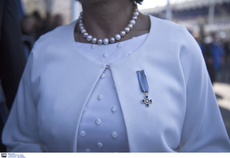 Η Βούλα Πατουλίδου έκλεψε την παράσταση στην παρέλαση: Ντυμένη... νύφη [εικόνες] | iefimerida.gr 5